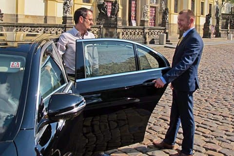 Luxury transfer Budapest-Prague