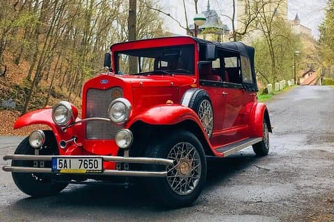 Red Ford A on Karlštejn