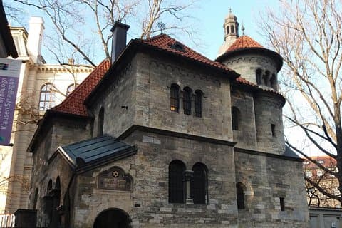 Klausen Synagogue