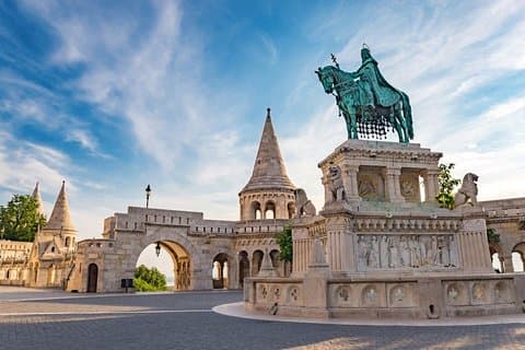 1-way private transfer - Prague to Budapest - up to 7 passengers