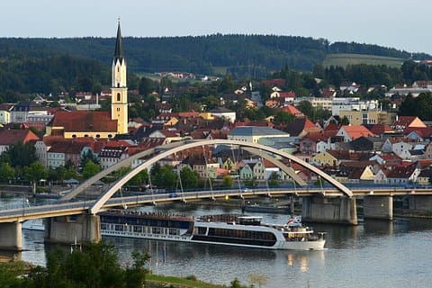 1-way Prague to Vilshofen private transfer - up to 7 passengers