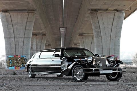 1 hour ride in a lincoln limousine