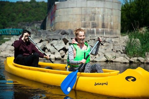 Canoeing makes people happy