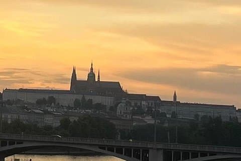 Centuries of History: Prague Castle Walking Tour 3€ + Tips