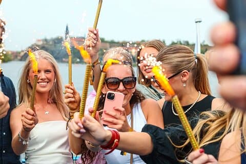 Prague : Boat Party + Epic NightClub After Party