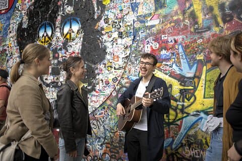 Prague Through Music: Live Guitar Folk, Dvořák, Smetana