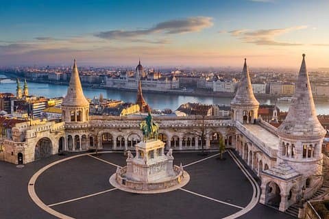 Private Car Transfer from Prague to Budapest with 2 Hour Stop