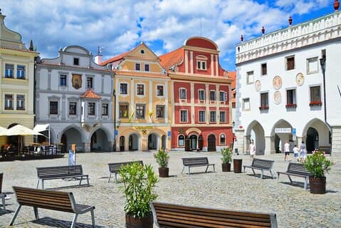 Transfer from Prague to Vienna with guided tour in Český Krumlov