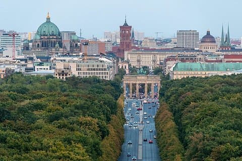 Prague to Berlin Private Transfer with 2 hours of Sightseeing