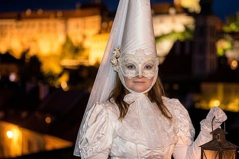 Krumlov Night Tour: The White Lady’s Night Walk