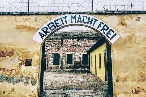 Terezin, Bastei & Narnia: Bohemian Switzerland Tour from Prague