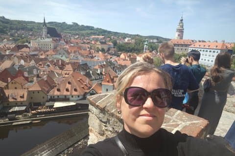 Private Prague ↔ Vienna Driver-Guide via Krumlov & Wachau