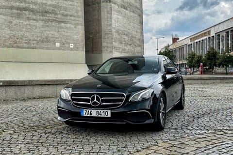 From Prague to Budapest - Private Transfer by LIMOUSINE 3+1pax