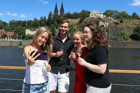 Prague:1h Private Prosecco Boat Cruise & Audio Guide