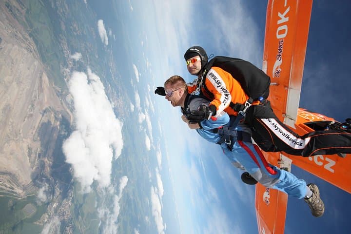 heart-stopping 4200 meters jump!