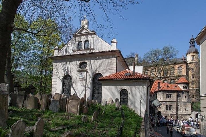 Visit Prague's Klaus Synagogue