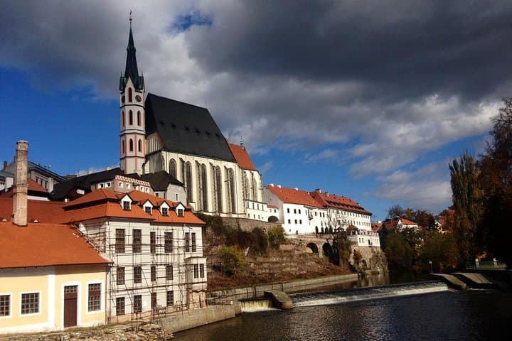 Admire St. Vitus Church and Cesky Krumlov Castle