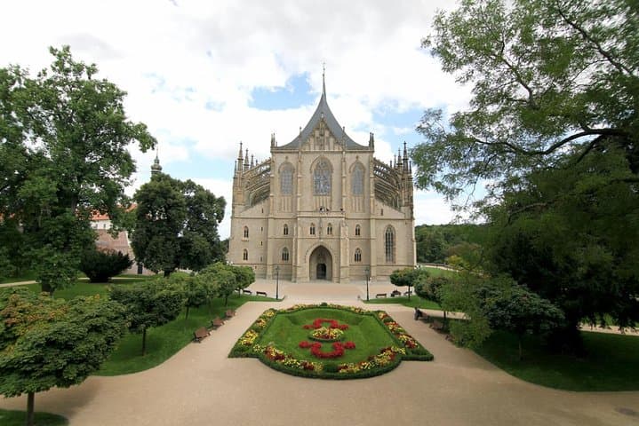 Kutna Hora Day Tour Including Sedlec Ossuary from Prague