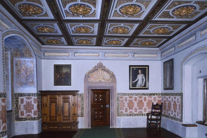 Cesky Krumlov - the Chateau - Interior - the White Lady ©CzechTourism