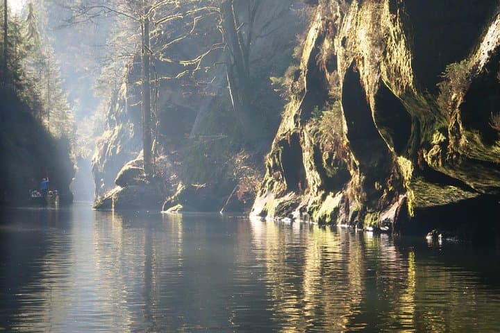 Floating through gorges by motor boats