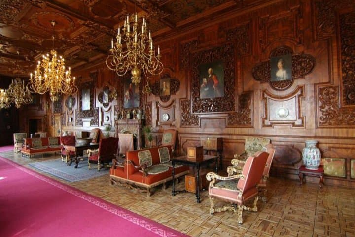 Private Day trip from Prague to Cesky Krumlov via Hluboka Castle