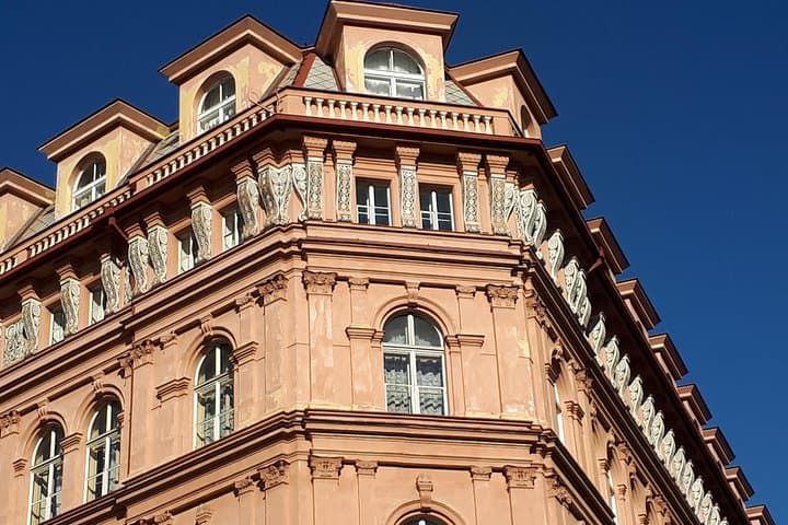 Your own guide for Old Town Highlights and Secrets Tour