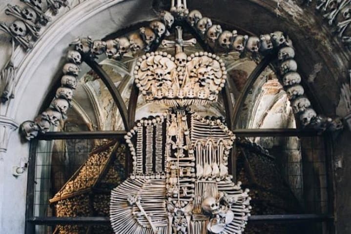 Kutna Hora Day Tour Including Sedlec Ossuary from Prague