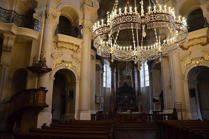Prague Old Town Tour with a Classical Concert