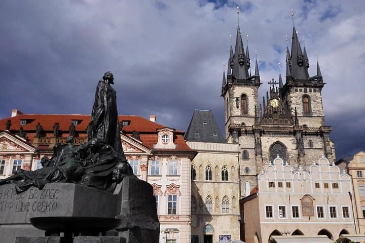 Prague Old Town Tour with a Classical Concert