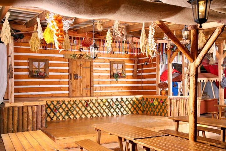 Czech Folklore Show with dinner and transfer