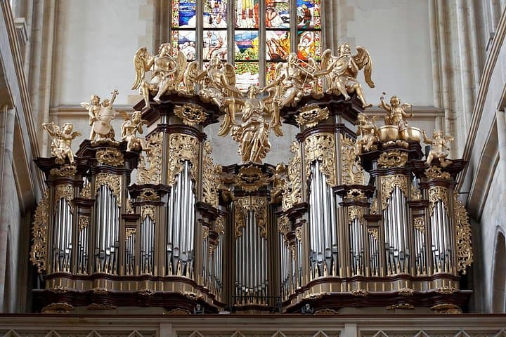 Kutná Hora UNESCO Tour with Bone Church Admissions