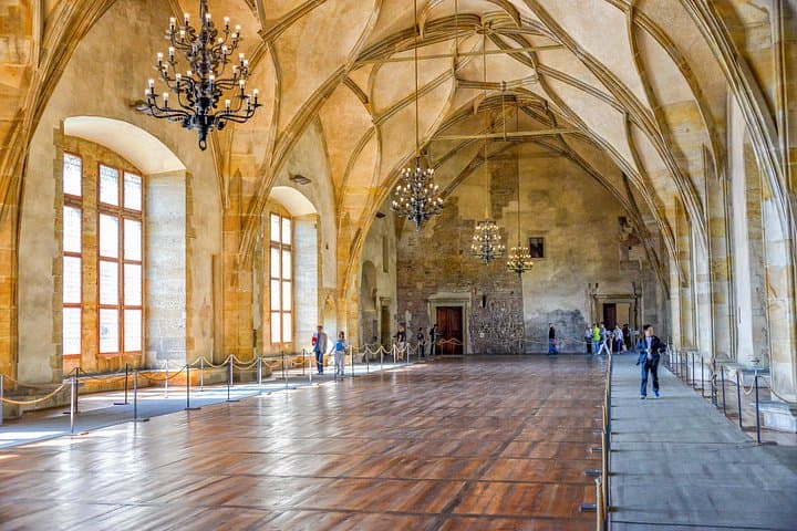 Prague Castle: Brief Introduction & Entrance Ticket