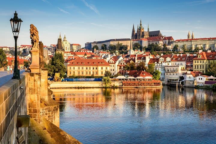 Two-Hour Morning Walking Tour of Prague Castle