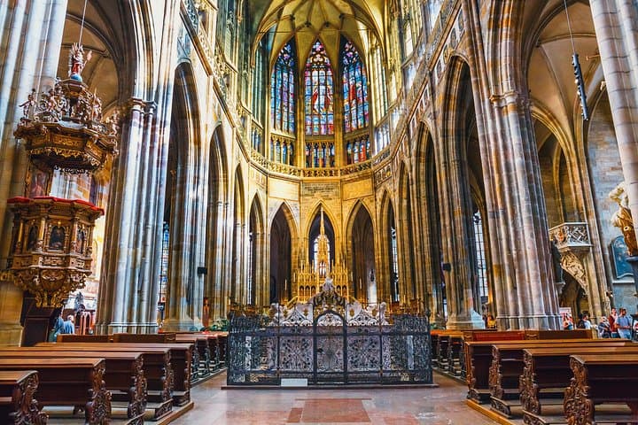 Prague Castle: Brief Introduction & Entrance Ticket