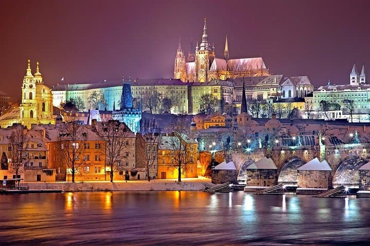 Private Transfer from Brno to Prague with 2 hours for sightseeing