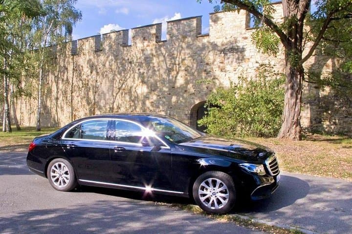 Mercedes-Benz E-class: Transfer for 1-2 people