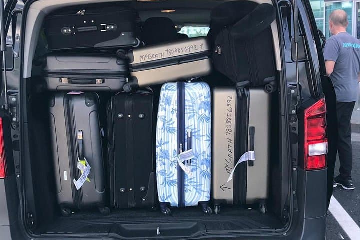 Airport Prague Private Transfers for up to 6 People