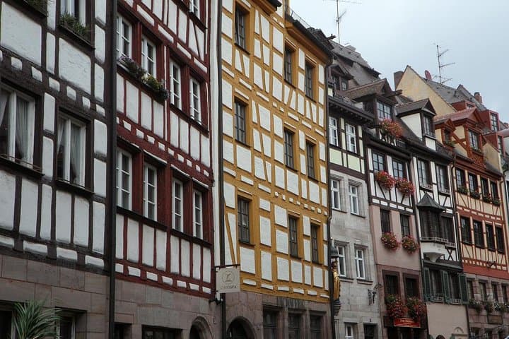 Private Transfer from Prague to Nuremberg with 2h of Sightseeing
