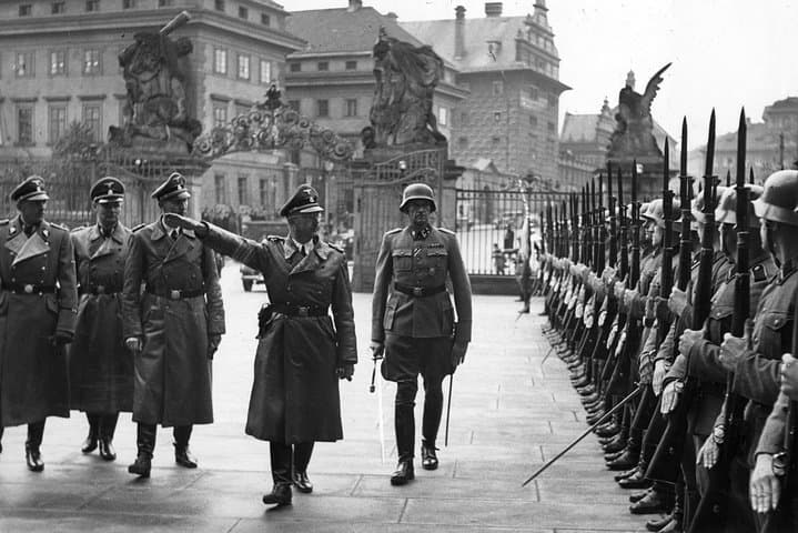 WWII Secrets of Prague: Small Group Tour with Crypt Visit