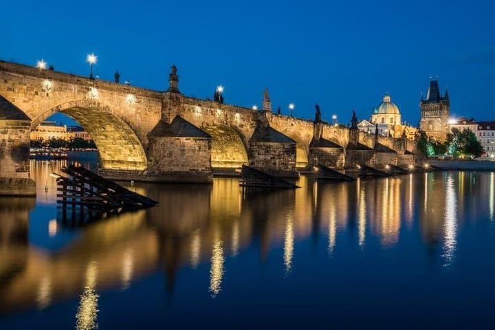 Photography tour in Prague - grand finale at Charles bridge