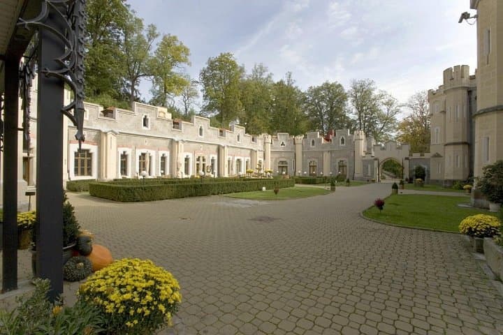 Hotel in Hluboka