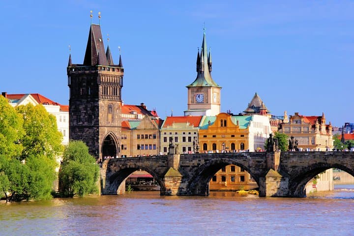 Two-Hour Morning Walking Tour of Prague Castle