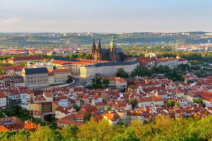 Two-Hour Morning Walking Tour of Prague Castle