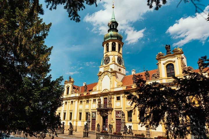 The History of Prague: Prague Castle & Castle District Private Tour