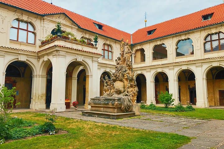 Private Prague Palaces & Gardens Tour: Legends & Hidden stories