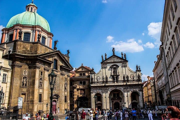 Pedestrian tour of Prague in Spanish