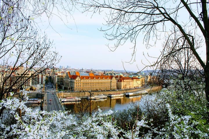 Prague: breathtaking views and parks city game