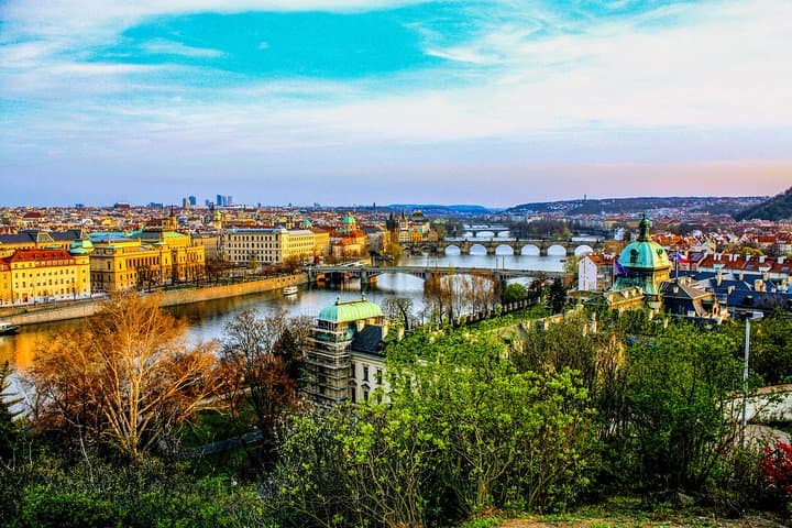 Prague: breathtaking views and parks city game