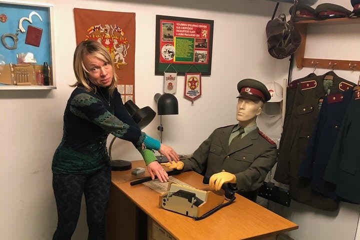 Velvet Revolution and Communism tour with PersonalPragueGuide