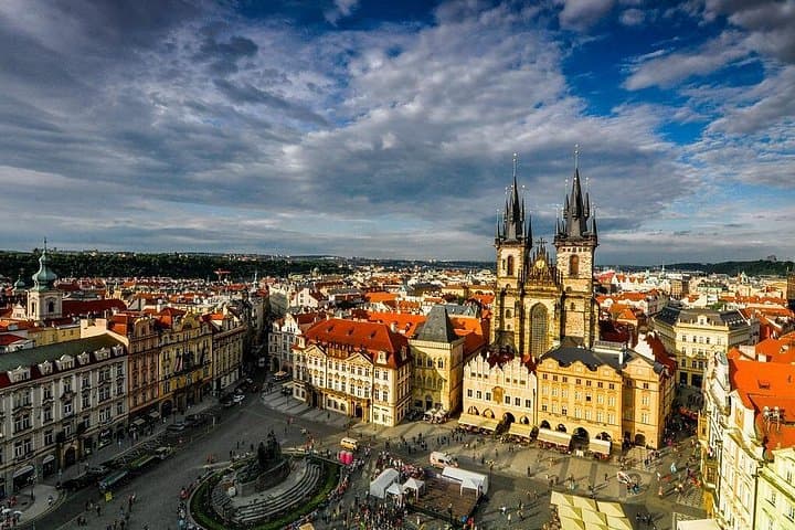 Private 4-hour City Tour of Prague with driver and official guide